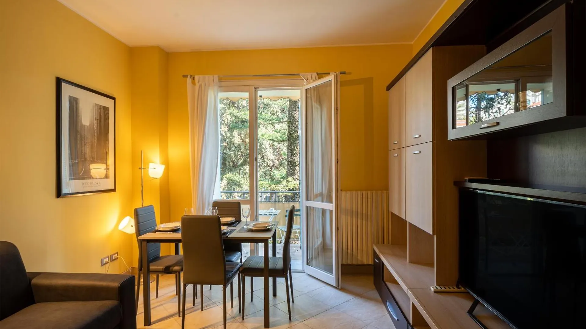 Windsor Mare - In The Heart Of Bordighera -