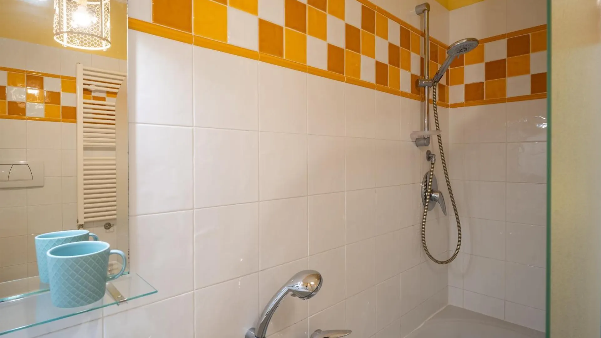 Windsor Mare - In The Heart Of Bordighera -