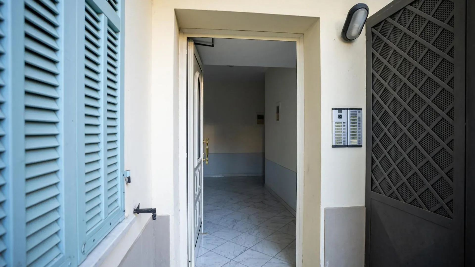 Windsor Mare - In The Heart Of Bordighera - Italy