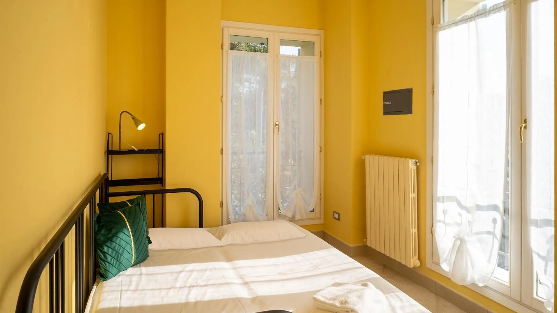 Windsor Mare - In The Heart Of Bordighera - 0*,  Italy